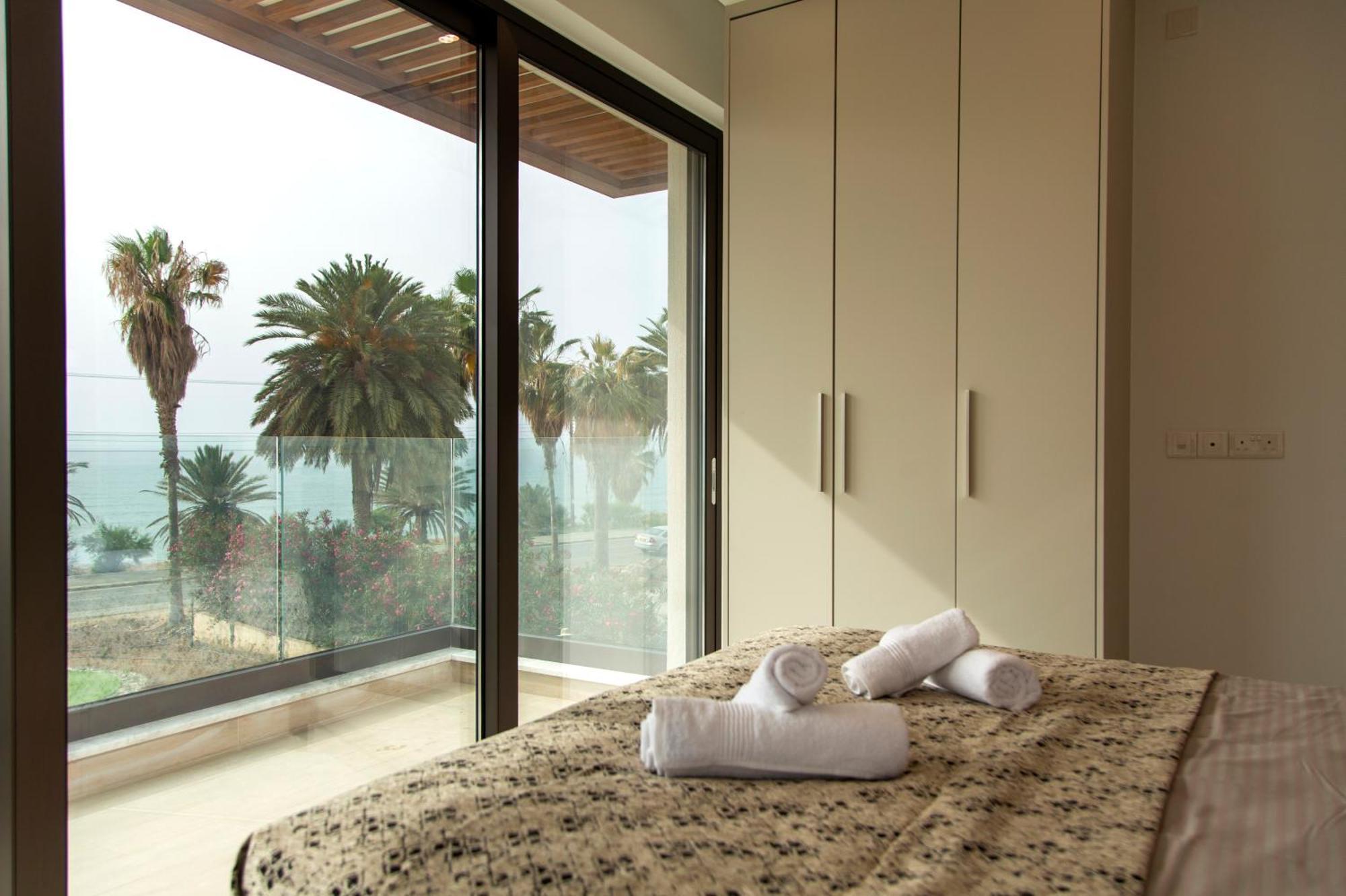 Santa Barbara Seafront Villas W Jacuzzi Pool Paphos Exterior photo