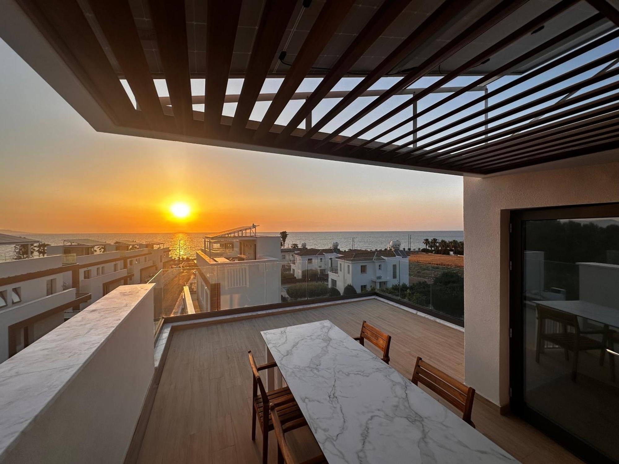 Santa Barbara Seafront Villas W Jacuzzi Pool Paphos Exterior photo